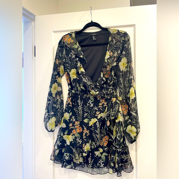 Forever 21 long sleeve wrap dress - Picture 1 of 5